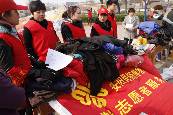 安阳民俗博物馆开展志愿者“爱心传递”活动(图1)